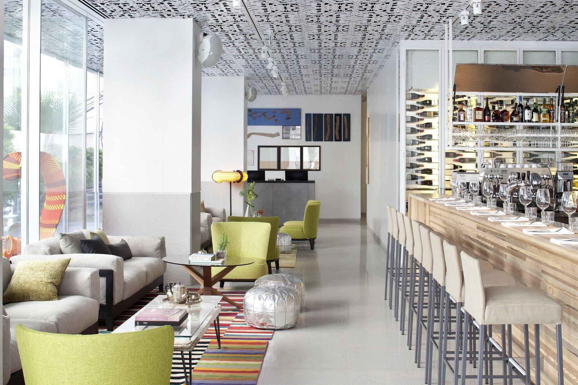 Hotel Mendeli Street By Prima - 18 Years