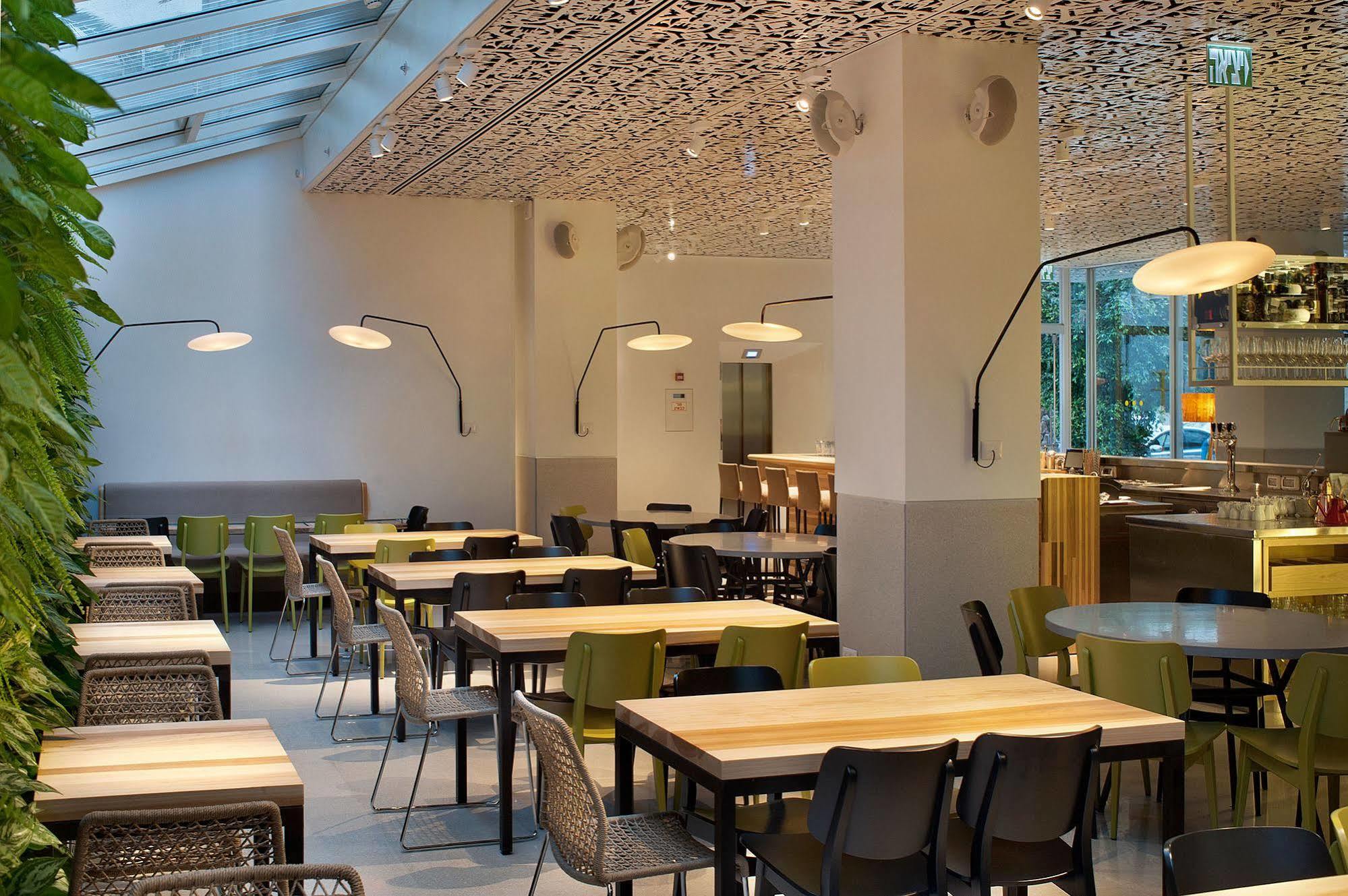 Hotel Mendeli Street By Prima - 18 Years